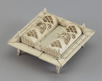 NAPOLEONIC PRISONER-OF-WAR BONE GAMES BOX Early 19th Century Height 2.75". Width 5.5". Depth 5.5".