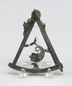 ENGLISH STERLING SILVER MINIATURE OCTANT 19th Century Length 4.75". Width 4.25".