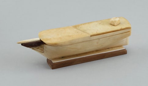 WHALE IVORY PUZZLE BOX 19th Century Height 1.5". Length 5.25".