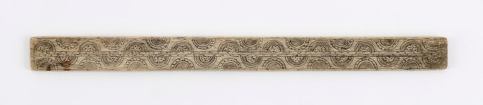 SCRIMSHAW WHALEBONE STRAIGHT EDGE 19th Century Length 10.5".