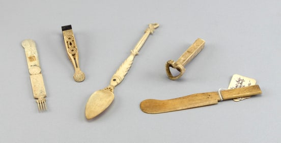 FIVE WHALEBONE KITCHEN ITEMS 19th Century Lengths from 3.5" to 9".