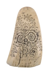 SCRIMSHAW WHALE'S TOOTH WITH FLORAL DESIGN 19th Century Length 4.5".