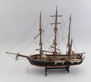 MODEL OF A WHALING BARQUE 20th Century Total height 20". Length 23.5".