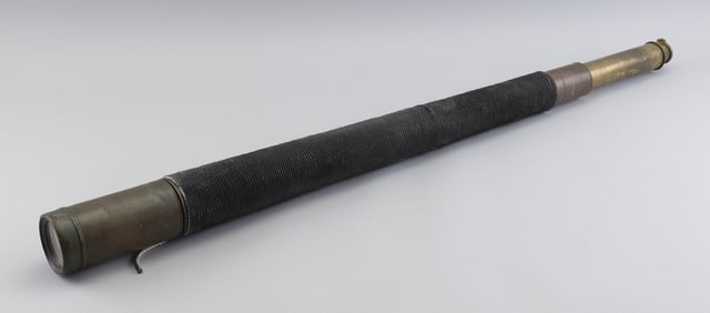 BRASS SINGLE-DRAW TELESCOPE Late 19th Century Length closed 31.5".