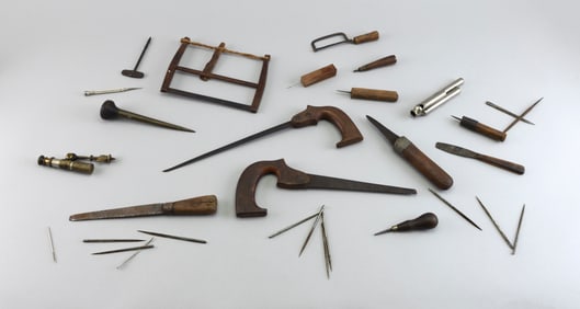 WOOD AND METAL TOOLS 19th/Early 20th Century Lengths from 4.5" to 14.5".