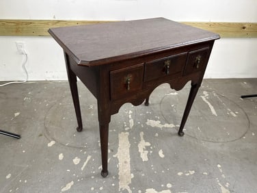 ENGLISH LOWBOY 18th Century Height 28.5". Width 30". Depth 19".