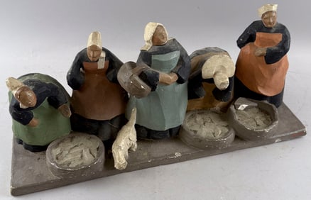 CERAMIC SCULPTURE OF LAUNDRESSES 20th Century Height 9". Length 20.5". Width 6".