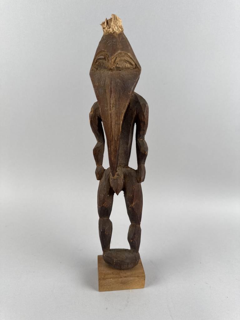 PAPUA NEW GUINEAN FIGURAL CARVING Height 14". (1 of 3)