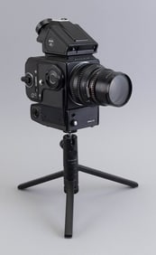 HASSELBLAD 500 EL/M CAMERA, PROBABLY A SHOWROOM DISPLAY, WITH LENS AND ACCESSORIES Maximum length