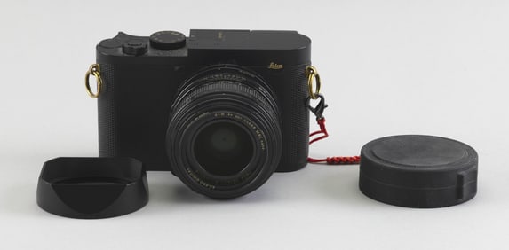 LEICA Q2 DANIEL CRAIG X GREG WILLIAMS LIMITED EDITION CAMERA WITH ORIGINAL BOX Box height 8.5".
