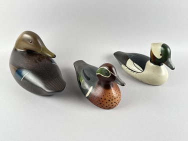 THREE HOLGER SMITH DECOYS Mattapoisett, Massachusetts, 20th Century Lengths from 11" to 15".
