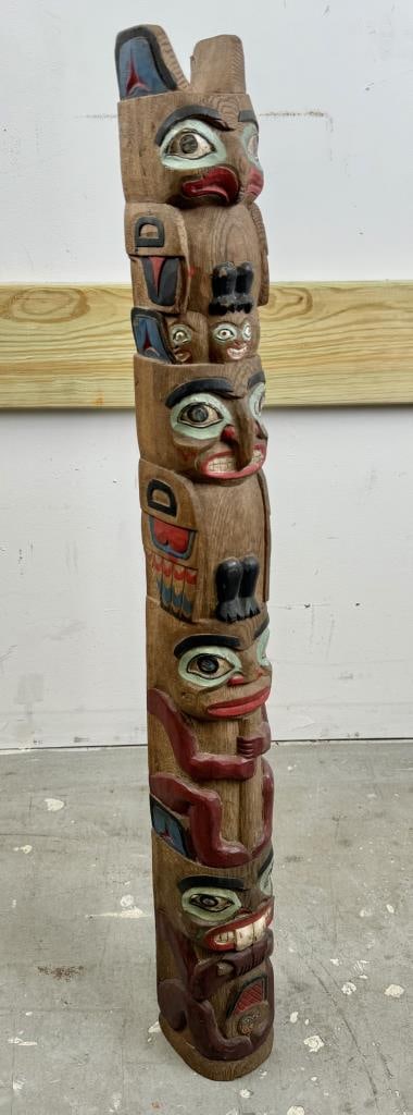 NORTHWEST COASTAL TOTEM POLE 20th Century Height 31". (1 of 3)