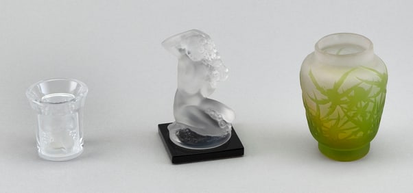 THREE PIECES OF EMILE GALLE AND LALIQUE ART GLASS 20th Century Heights from 2" to 3.25".