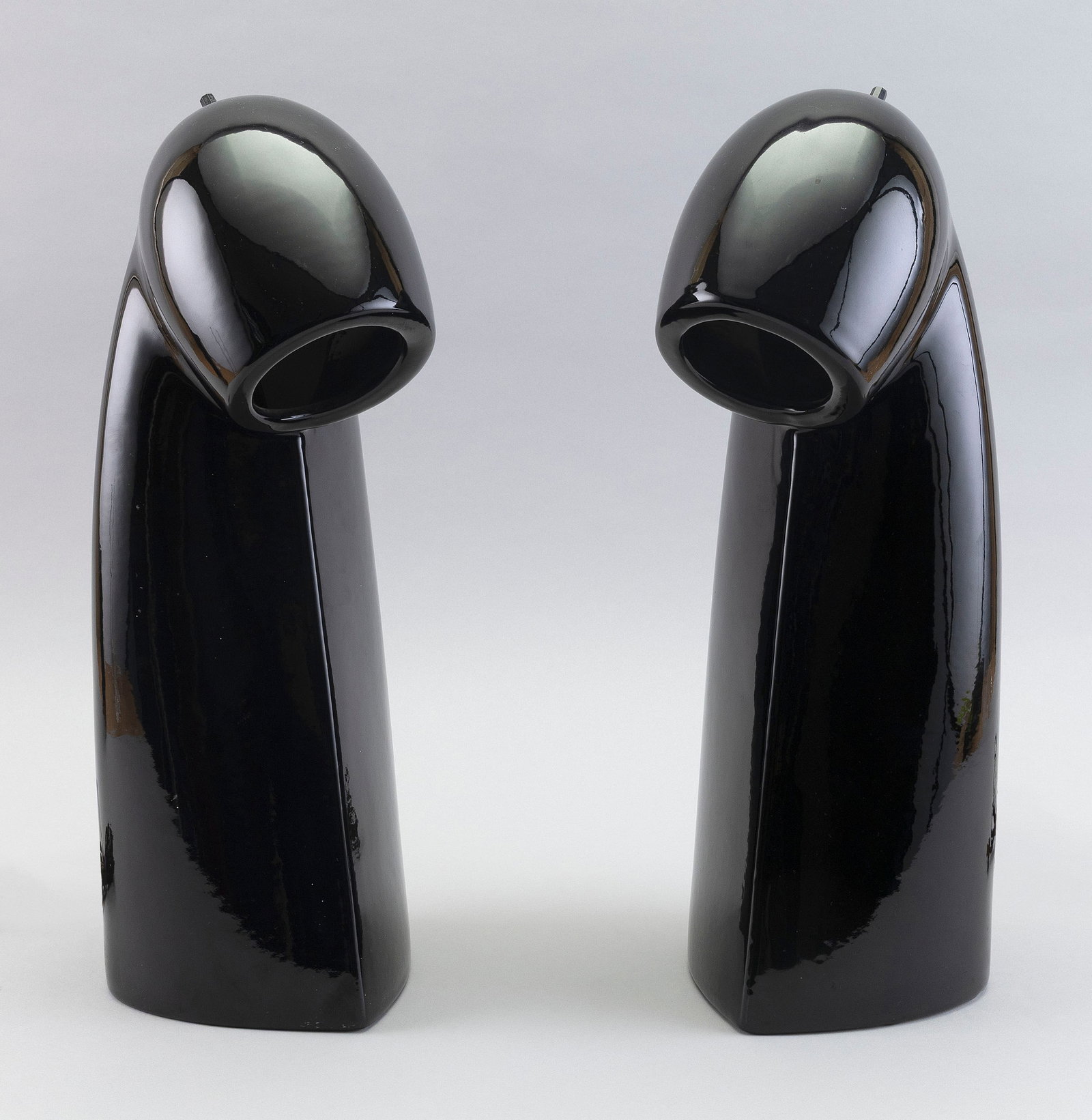 PAIR OF BLACK GLAZE PORCELAIN TABLE LAMPS IN THE STYLE OF LUCIANO VISTOSI "BISSA" 20th Century: PAIR OF BLACK GLAZE PORCELAIN TABLE LAMPS IN THE STYLE OF LUCIANO VISTOSI "BISSA" 20th Century Unmarked. Heights 17".