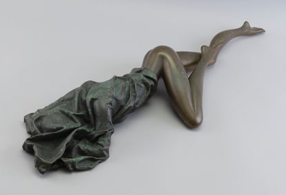 BRUNO BRUNI (Italy, 1935), Liegende (Venus Sdraiata)., Bronze with green verdigris, height 4.5".