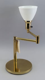 BRASS SWIVEL-ARM TABLE LAMP IN THE STYLE OF WALTER VON NESSEN (GERMANY/AMERICA, 1889-1943) Mid-20th