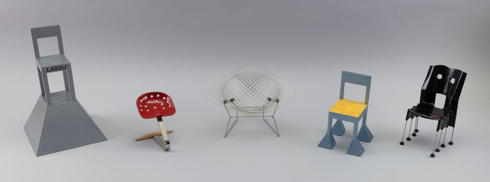 FIVE VITRA DESIGN MUSEUM MINIATURE ITALIAN DESIGNER CHAIRS 20th Century Heights from 3" to 9".