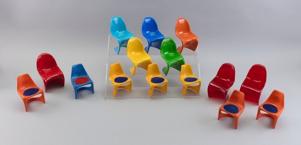 FIFTEEN MINIATURE DESIGNER CHAIRS 20th Century Heights from 4.5" to 5.5".