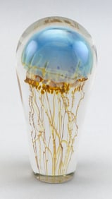 RICHARD SATAVA (CALIFORNIA, 1950-) MOON JELLYFISH ART GLASS PAPERWEIGHT 20th Century Height 7.5".