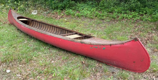 VINTAGE CANOE Early 20th Century Length 18'0".