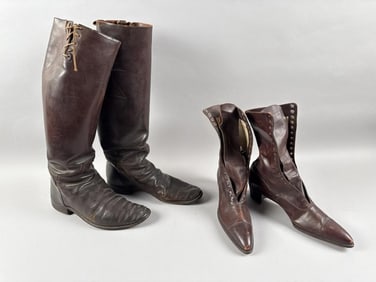 PAIR OF VINTAGE LEATHER BOOTS 20th Century
