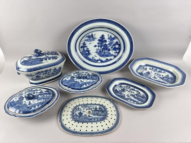 SEVEN PIECES OF CANTON PORCELAIN 19th Century Lengths from 11" to 17.5".