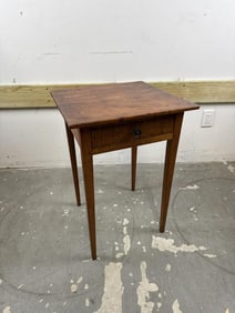 MAPLE AND TIGER MAPLE ONE-DRAWER STAND America, 19th Century Height 26.5". Top 17.75" x 18".