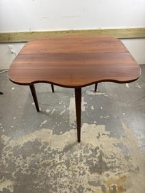 HEPPLEWHITE-STYLE SERPENTINE CARD TABLE Late 19th Century Height 29.5". Width 35.5". Depth 17".