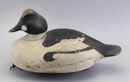 KEN HARRIS OVERSIZE GOLDENEYE DRAKE DECOY Woodville, New York, 1906-1981 Length 15.5".