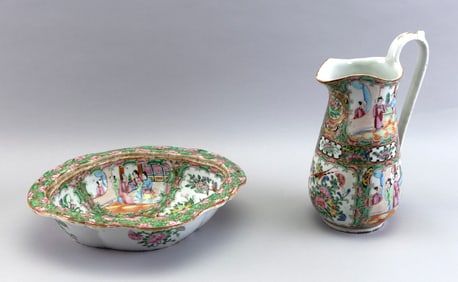 TWO PIECES OF CHINESE EXPORT ROSE MEDALLION PORCELAIN 19th Century