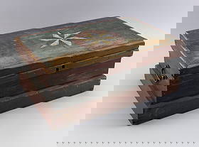 BOX WITH PAINTED COMPASS ROSE DECORATION 19th Century Height 7". Width 18". Depth 12".: BOX WITH PAINTED COMPASS ROSE DECORATION19th CenturyLift top with a red, white and blue compass rose against a blue-green ground.Height 7". Width 18". Depth 12".