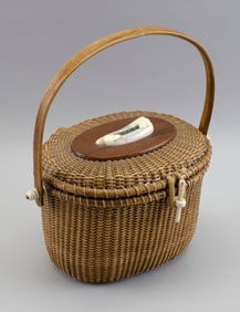 NANTUCKET BASKET PURSE ATTRIBUTED TO G.L. BROWN Nantucket, Massachusetts, 20th Century Height 7".