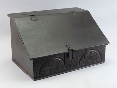 CARVED OAK BIBLE BOX Late 18th Century Height 12.5". Width 22". Depth 15".