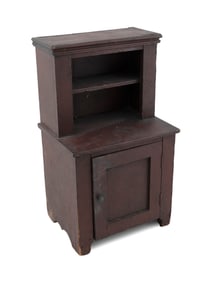 MINIATURE PINE STEP-BACK CUPBOARD America, 19th Century Height 18". Width 10.5". Depth 8".