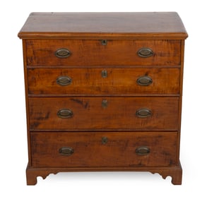 CHIPPENDALE TIGER MAPLE BLANKET CHEST 19th Century Height 37". Width 35". Depth 19".