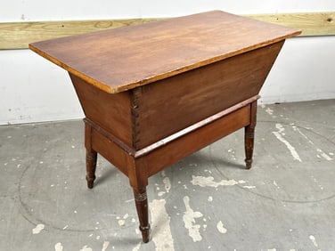 RARE DOUGH BOX BELONGING TO HAWAIIAN MISSIONARIES Connecticut, Circa 1835 Height 27.5". Width