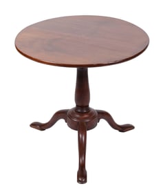 QUEEN ANNE MAHOGANY BIRDCAGE TILT-TOP TABLE Late 18th Century Height 28". Top diameter 28.5".