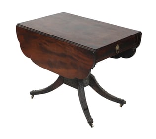 FEDERAL DROP-LEAF TABLE New York, Circa 1820 Height 28.5". Width 36.25" plus two 12.5" drop leaves.