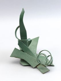 DEL FILARDI (Massachusetts, 20th/21st Century), Abstract evoking a flaming torch., Painted steel,