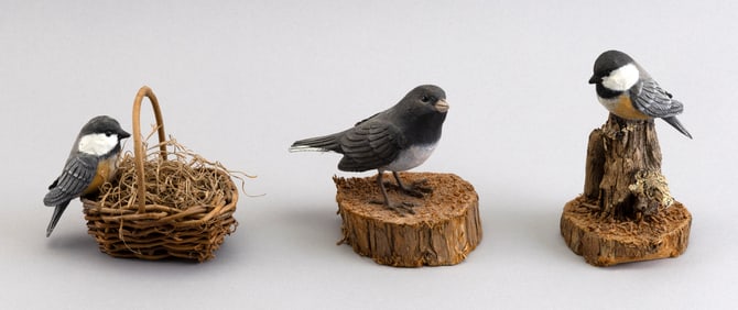 THREE STAN SPARRE LIFE-SIZE SONGBIRDS East Falmouth, Massachusetts, 1923-1011 Heights from 4" to 5".
