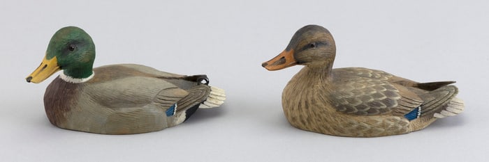 PAIR OF STAN SPARRE MINIATURE MALLARDS East Falmouth, Massachusetts, 1923-2011 Lengths 5.5".