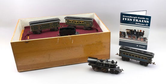 IVES KEYWIND TRAIN SET Connecticut, 20th Century Engine length 8".