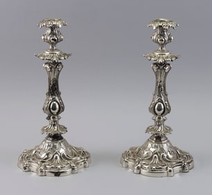 PAIR OF CONTINENTAL SILVER CANDLESTICKS 18th/19th Century Approx. 28.6 troy oz.