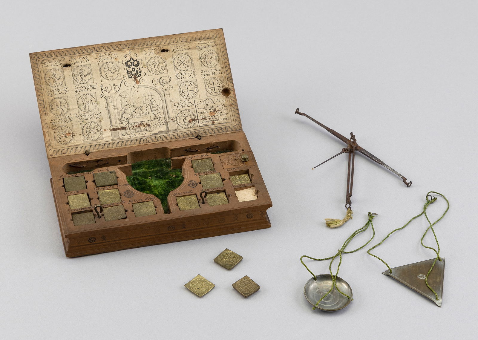 DUTCH COIN SCALE, COMPLETE WITH WEIGHTS 18th Century Case height 1.25". Width 6". Depth 4". (1 of 3)