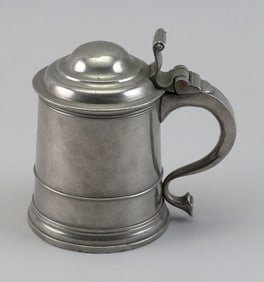 WILLIAM EDDON PEWTER LIDDED TANKARD London, 18th Century Height 5.75".