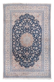 PERSIAN DESIGN RUG: 7'2" X 11'2" Late 20th Century