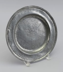 ENGRAVED PEWTER PLATE 19th Century Diameter 10".