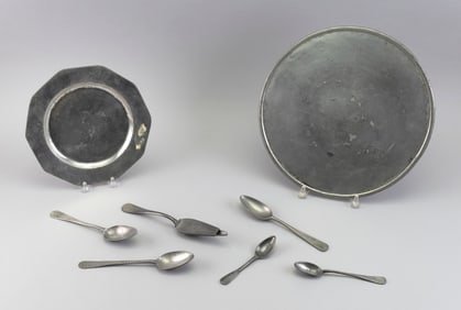 EIGHT PIECES OF PEWTER 19th Century Plate diameters 9.5" and 14".