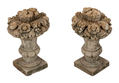PAIR OF CONCRETE GARDEN ORNAMENTS France, 20th Century Heights 20". Widths 10". Depths 11".