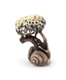 CARVED NETSUKE BY GUY SHAW England, Contemporary Height 2".